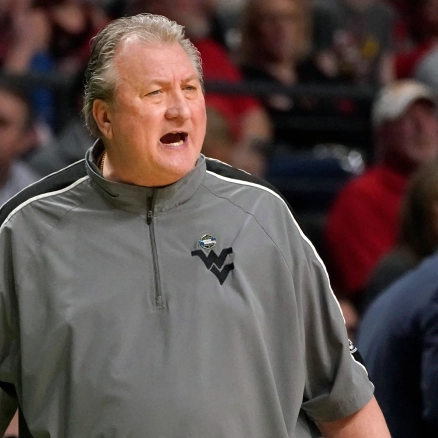 Bob Huggins demands reinstatement at West Virginia